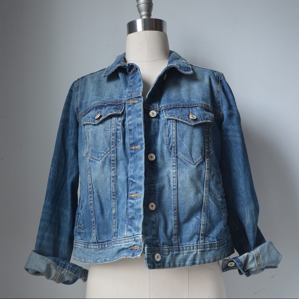 Like New denim jacket ✨